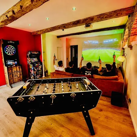 Quartier Général Des Gamers Arcade Terrasse Сasa de vacaciones