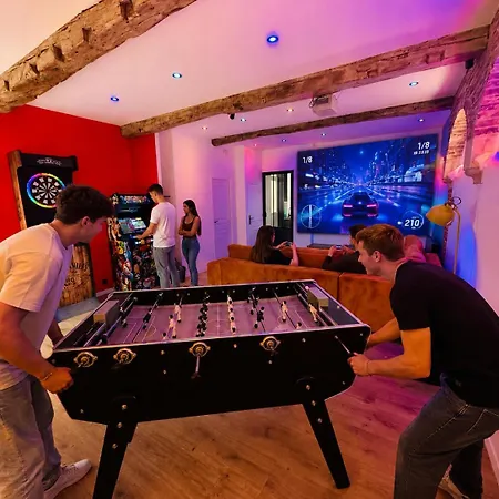 Quartier General Des Gamers Arcade Terrasse